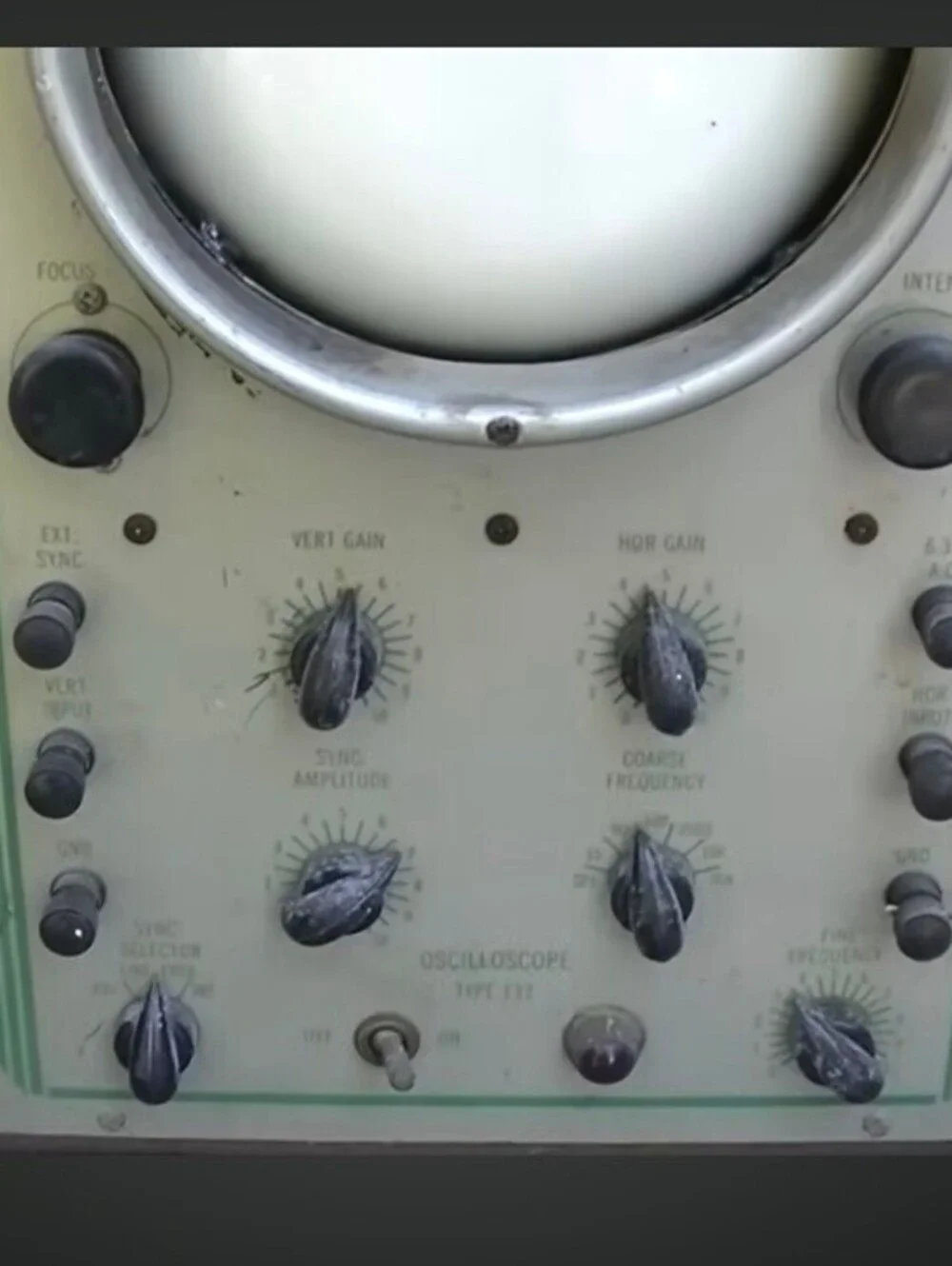 Sylvania Electric Oscilloscope Type 1322 Vintage TV-FM Sweep Signal Generator